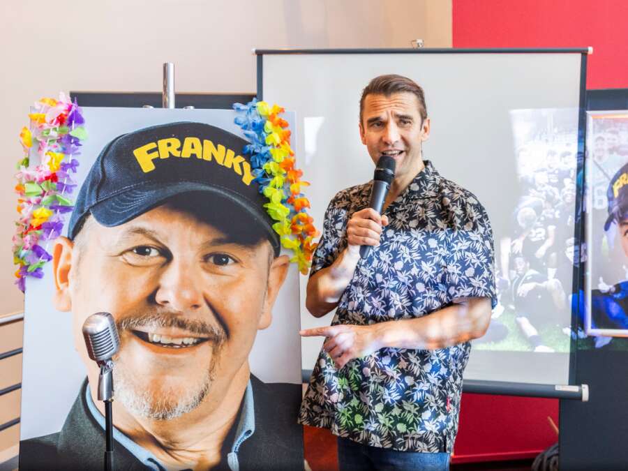 Moving memorial service for radio legend: 