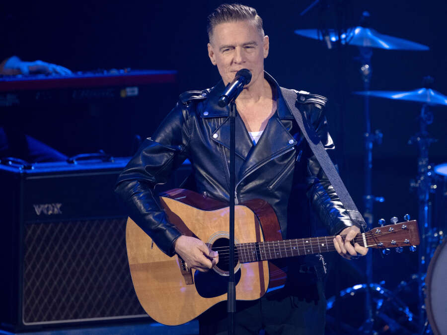 Events in East Frisia: Superstar Bryan Adams gives open-air concert in ...