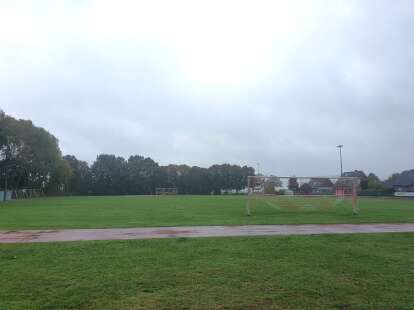 Sportplatz wiederholt Opfer von Vandalismus: Mähroboter in Horsten mutwillig zerstört – Grundschüler und Fußballer betroffen