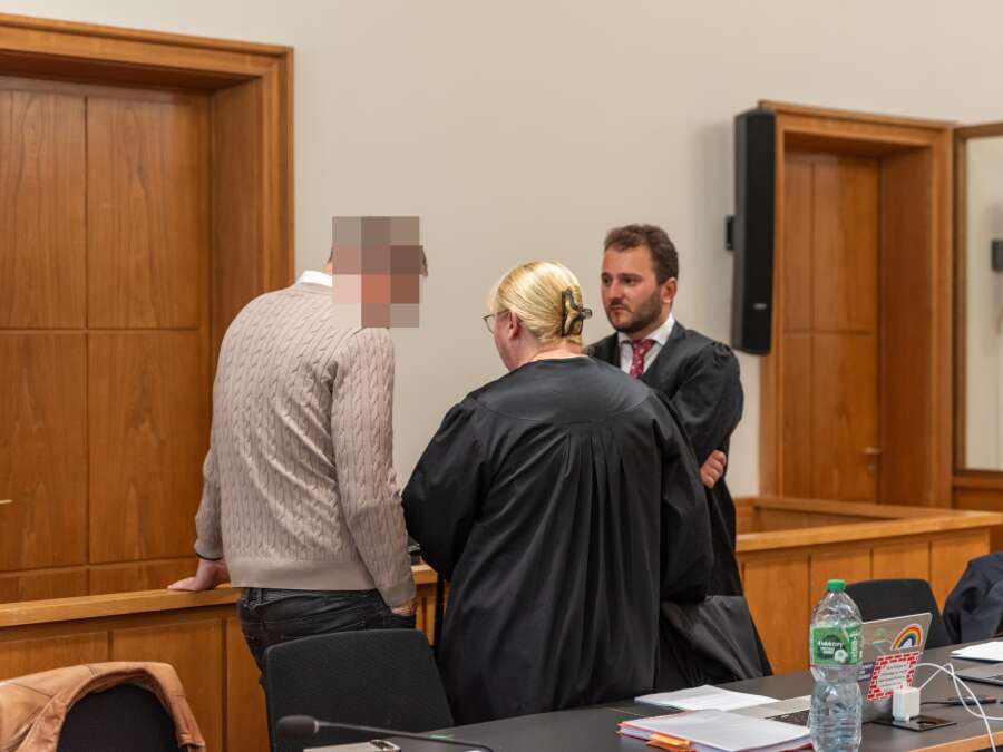 Verfahren am Landgericht Oldenburg: Korruptionsprozess um Elsflether Werft ...