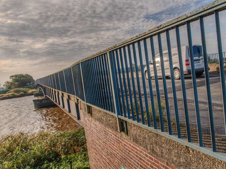 Behinderungen auf der B70 bei Leer: Ledabrücke wird zeitweise halbseitig ...