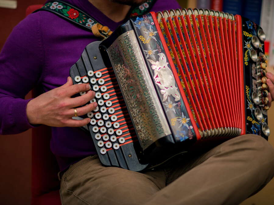 A reader's story: A ringtone leads to accordion playing in church ...